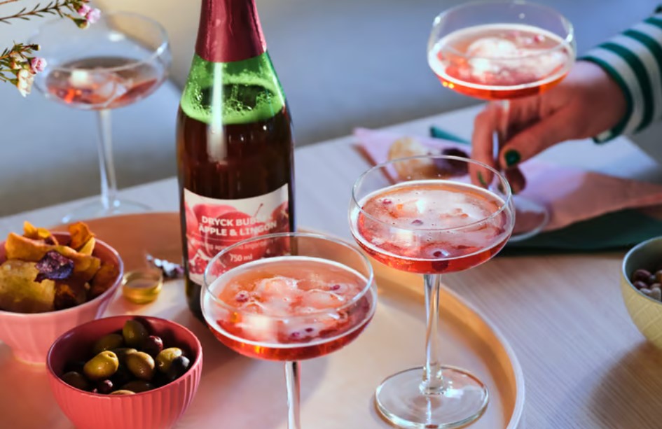 Red soft drink in cocktail glasses